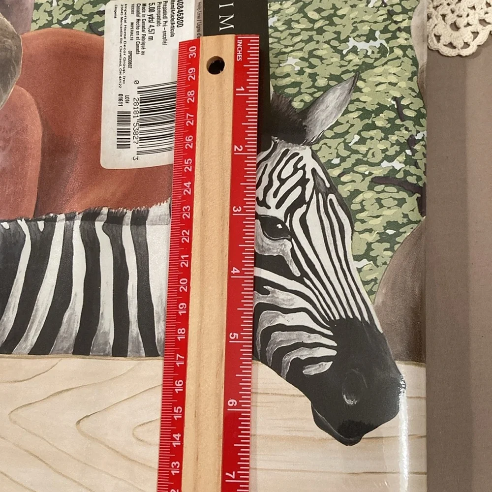 Zoo Animals Wall Border With Giraffes Elephants Zebras Parrots